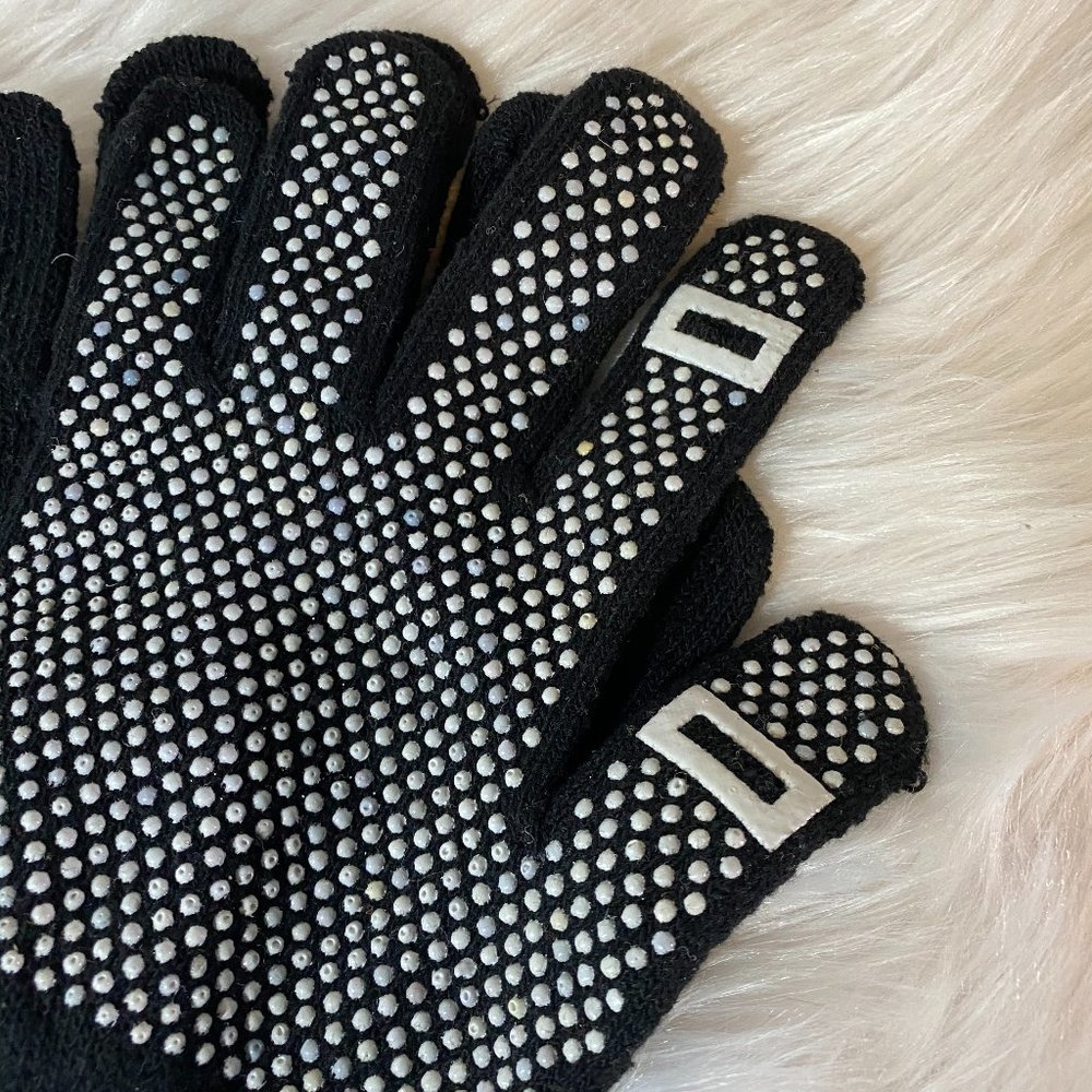 Touch screen gloves - Picture 4 of 5